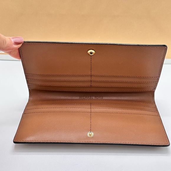 Michael Kors Carson Large Crocodile Embossed Wallet Luggage - Picture 9 of 13